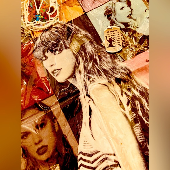THERE SHE IS not just a Pop star not just a 1.6Billionaire but she has a soul - Picture 1 of 9